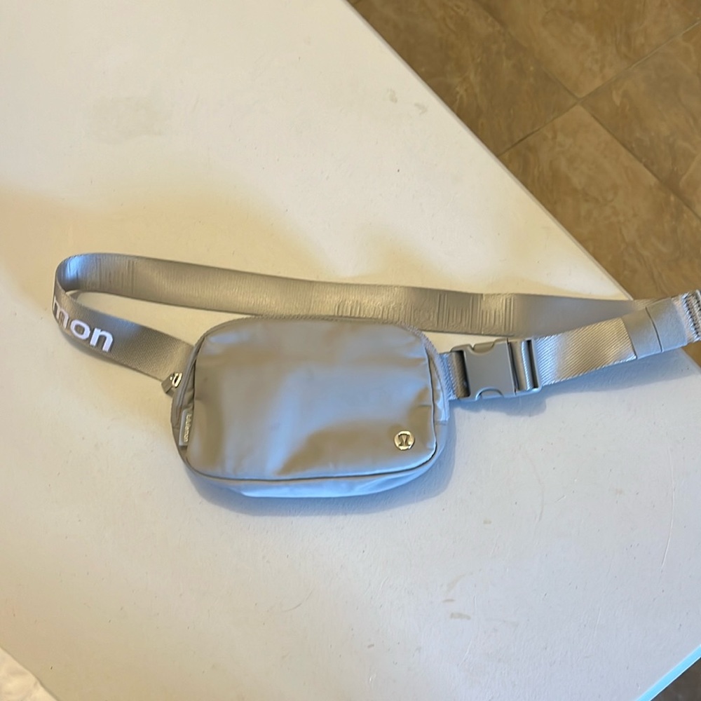 lululemon belt bag